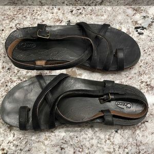 Chaco black leather Dora sandals size 8